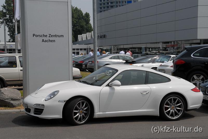 Porsche Zentrum Aachen 9038.JPG